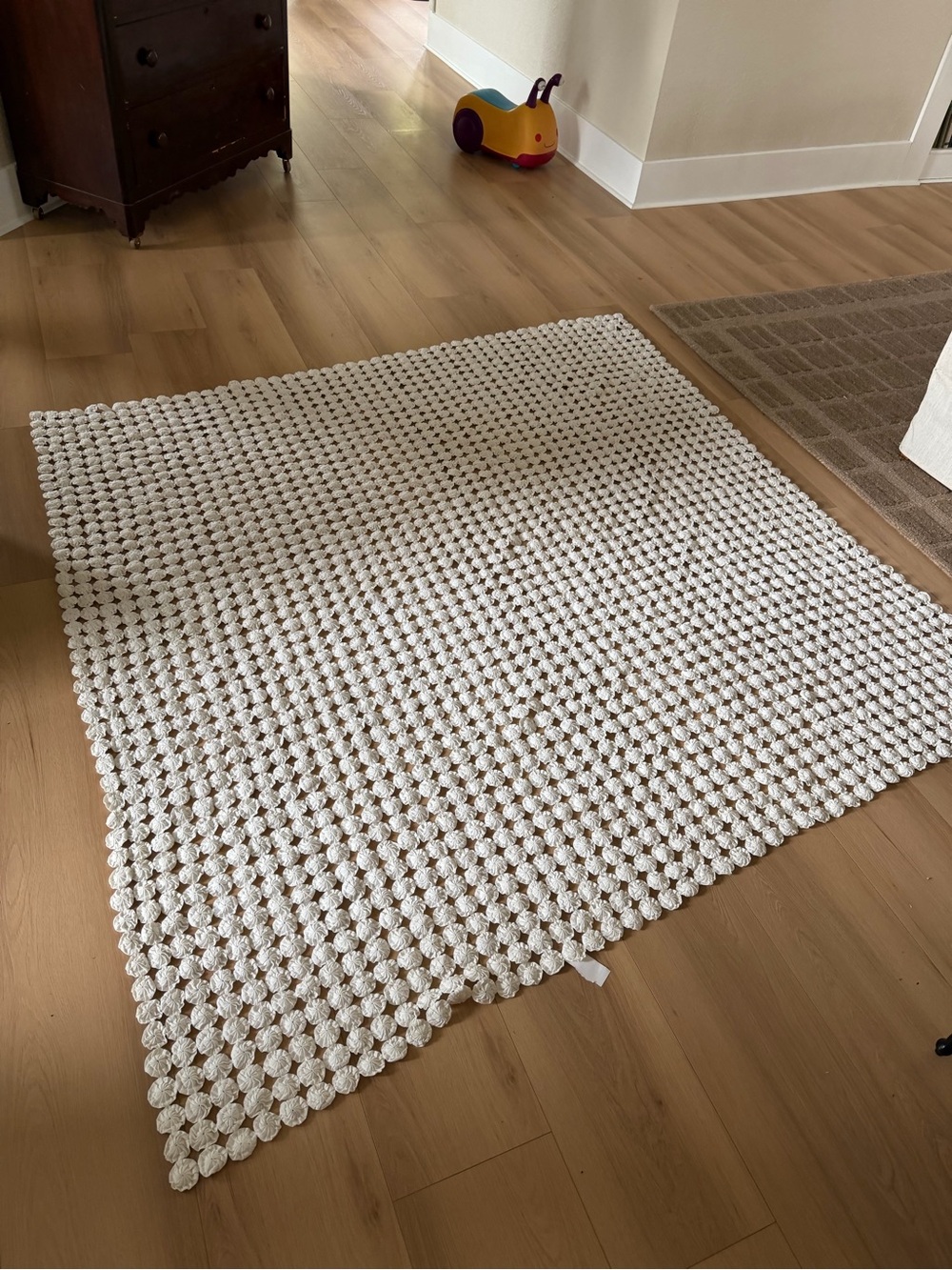 Handcrafted White 100% Cotton Yo Yo Quilt with Two Matching Shams